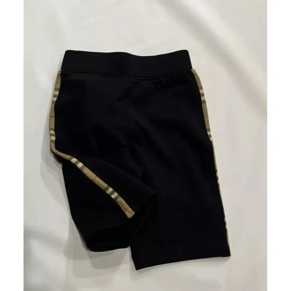 Burberry boys Nolen Check Insert Shorts -size 3Y / 3  Black  Archive Beige $340‎